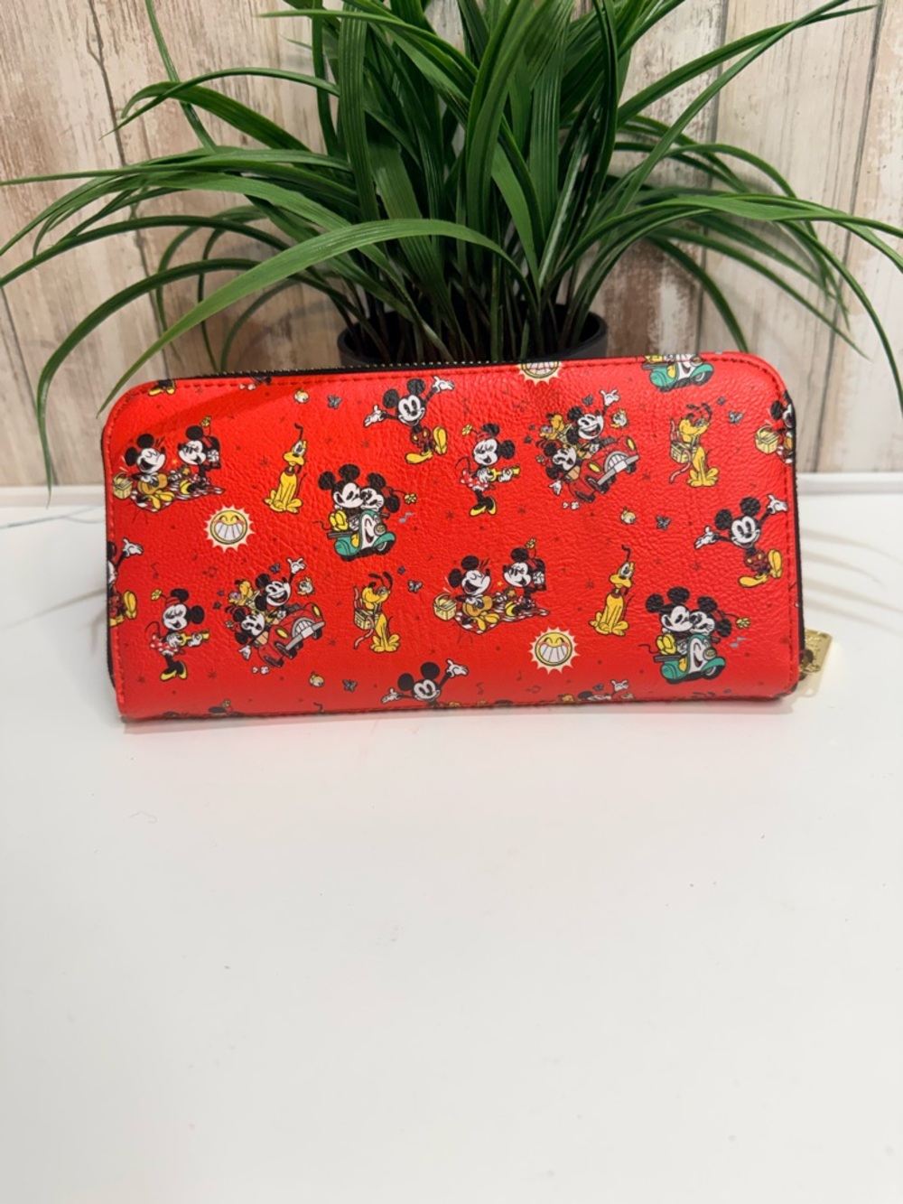 Disney Loungefly Mickey & Minnie red full-size zipper wallet - Picture 2 of 12